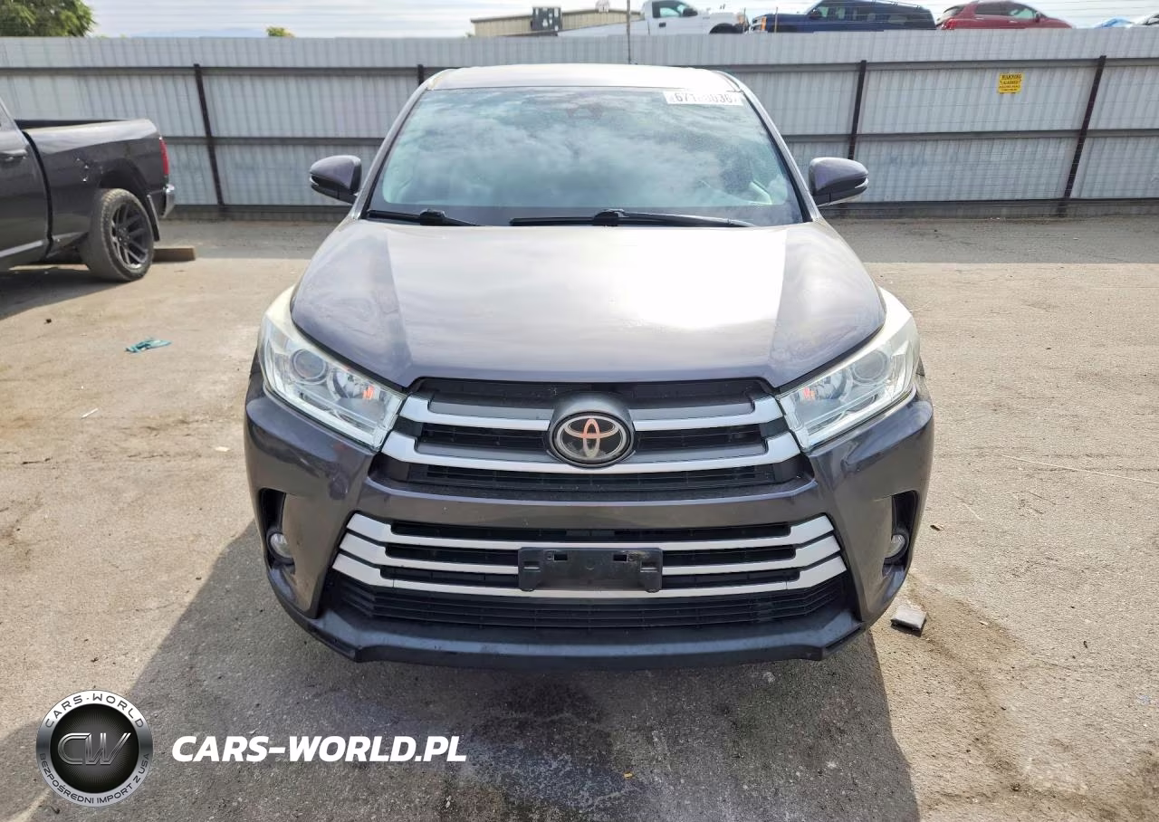 2018 Toyota Highlander Le Plus VIN:5TDBZRFH0JS826815 - 5