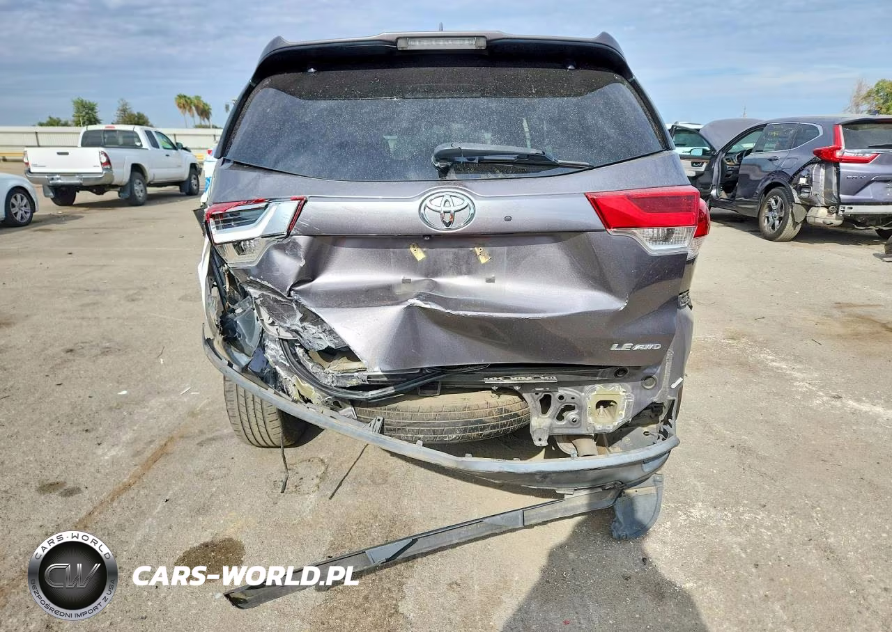 2018 Toyota Highlander Le Plus VIN:5TDBZRFH0JS826815 - 6