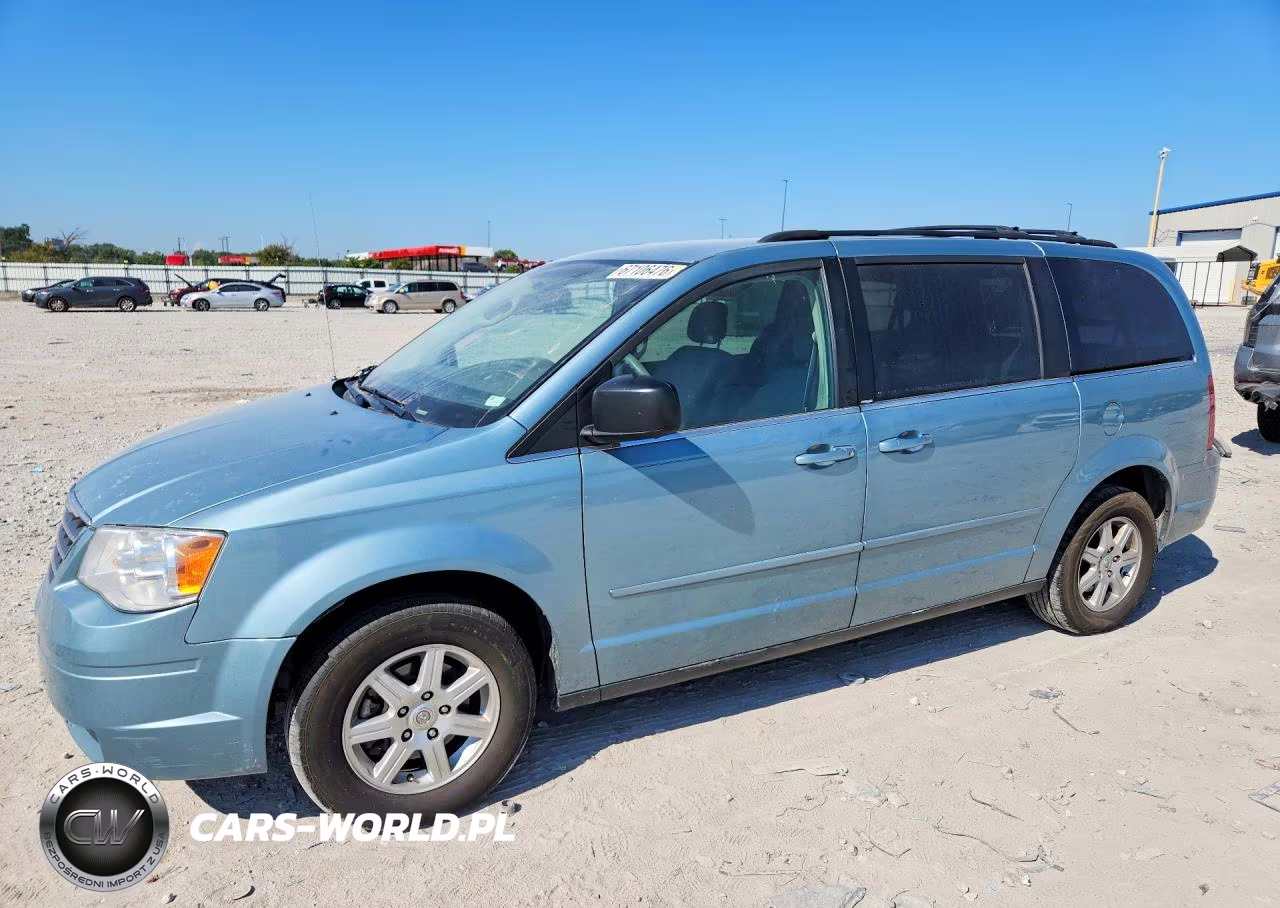 2010 Chrysler Town & Country Lx