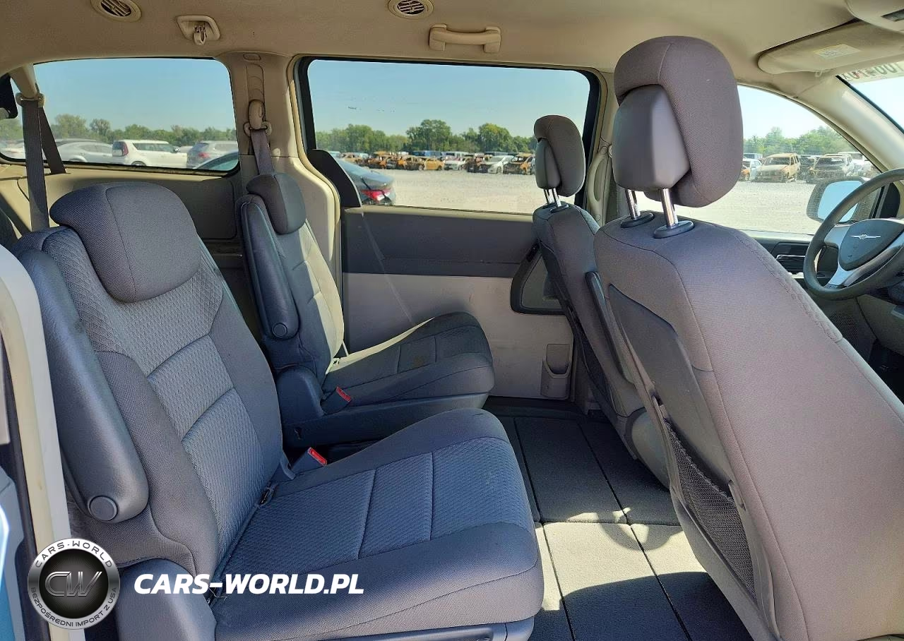 2010 Chrysler Town & Country Lx VIN:2A4RR2D1XAR404842 - 11