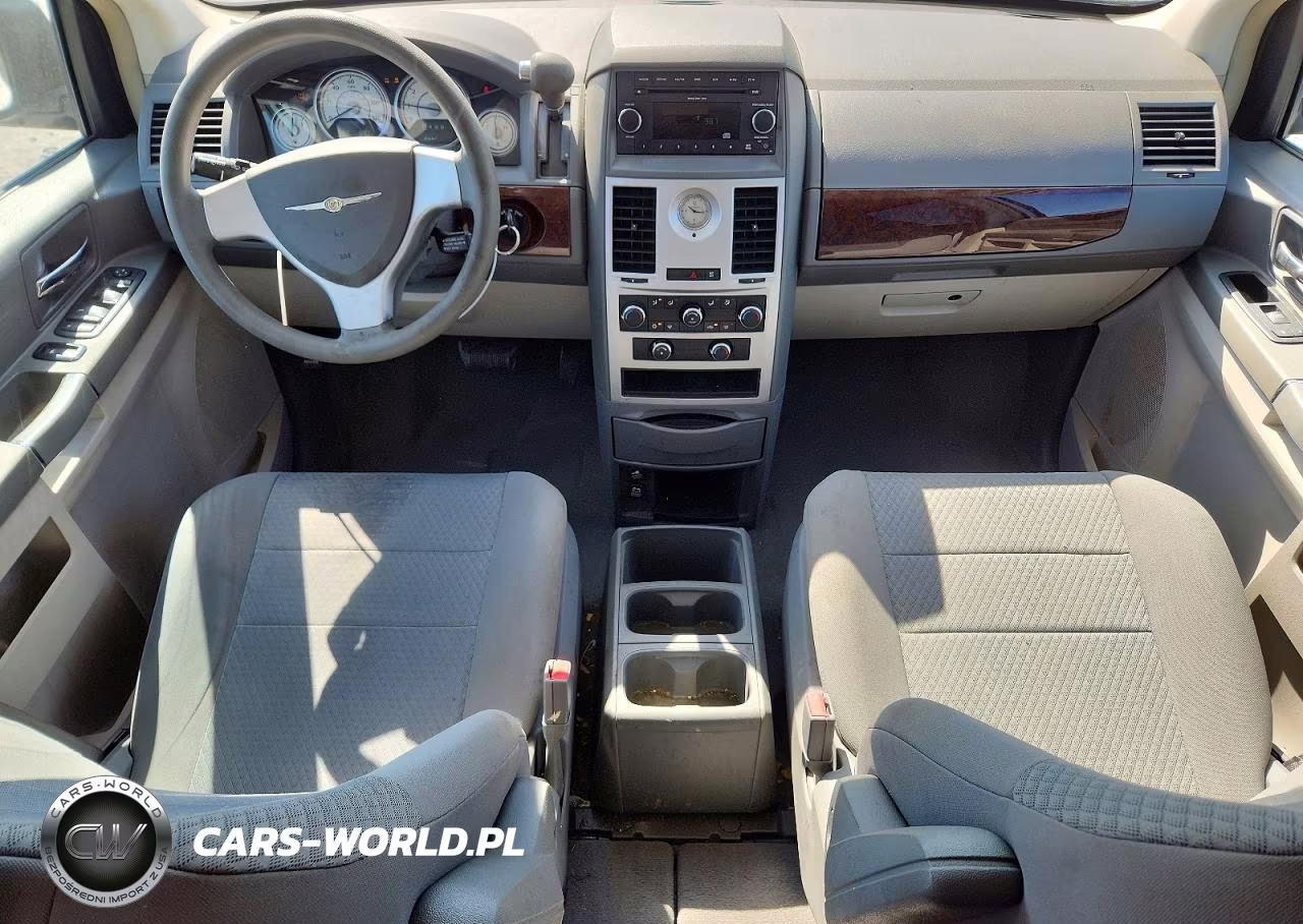 2010 Chrysler Town & Country Lx VIN:2A4RR2D1XAR404842 - 8