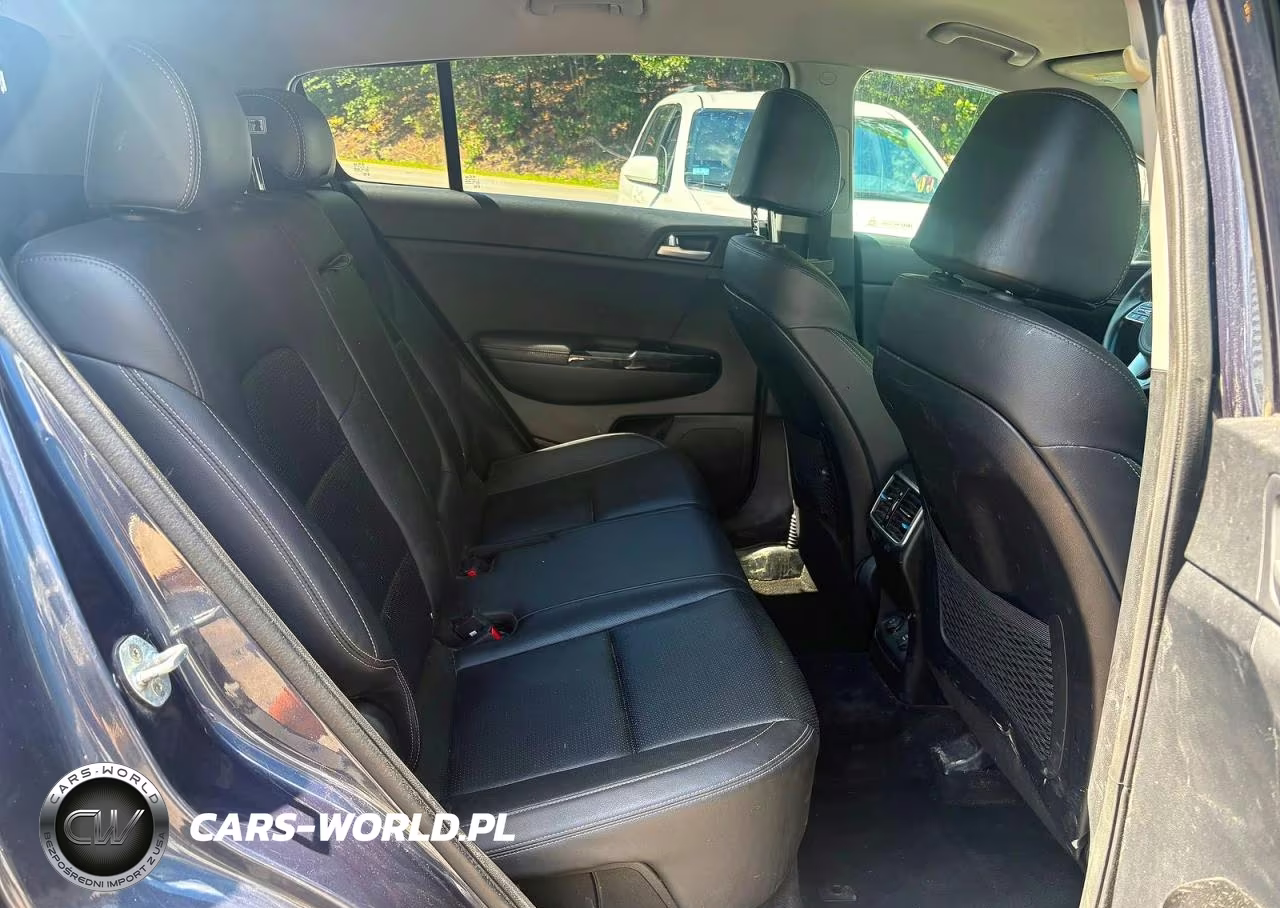 2020 Kia Sportage E VIN:KNDPNCAC4L7688249 - 6