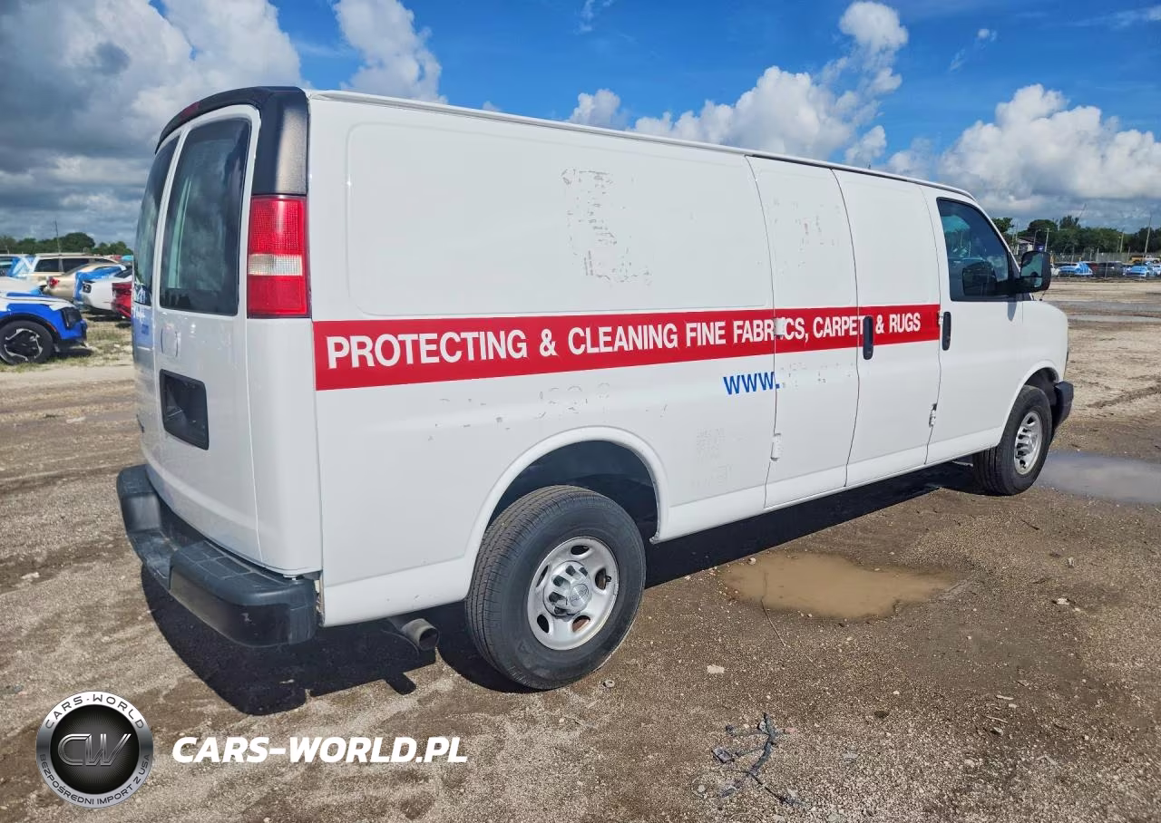 2018 Chevrolet Express G2500 VIN:1GCWGBFP2J1312239 - 3