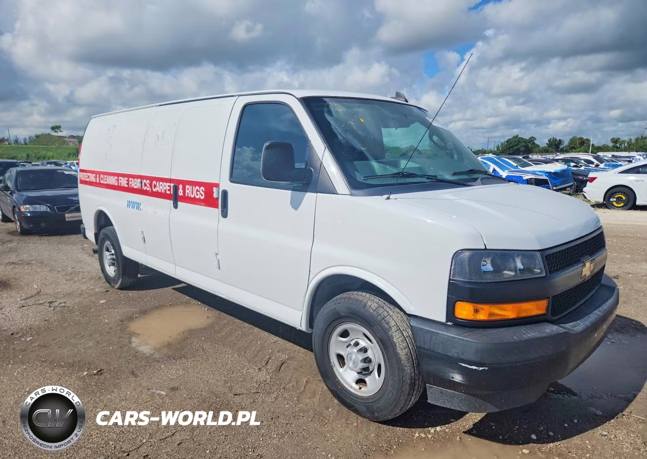 2018 Chevrolet Express G2500 VIN:1GCWGBFP2J1312239 - 4