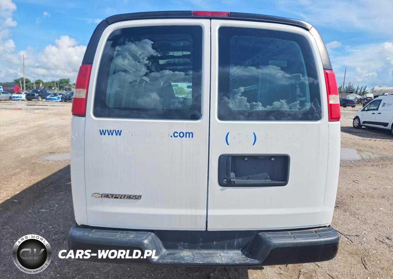 2018 Chevrolet Express G2500 VIN:1GCWGBFP2J1312239 - 6