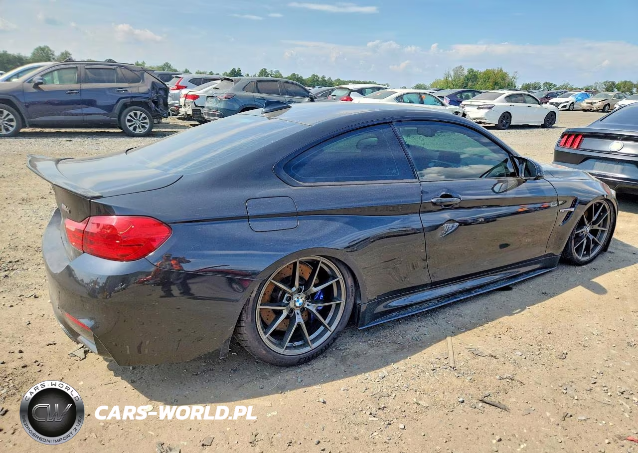 2015 BMW M4 VIN:WBS3R9C5XFK335285 - 3