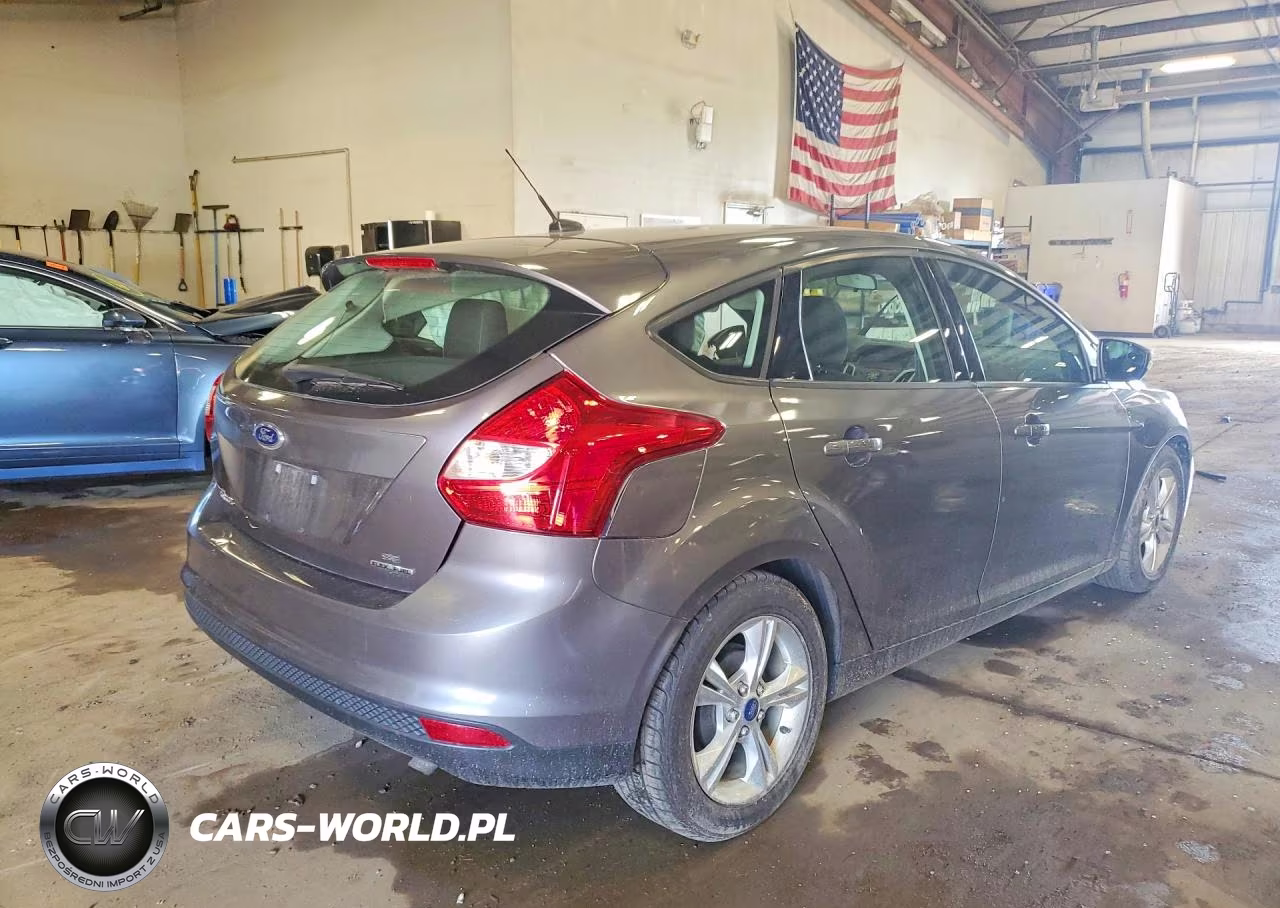 2014 Ford Focus Se VIN:1FADP3K21EL108328 - 3