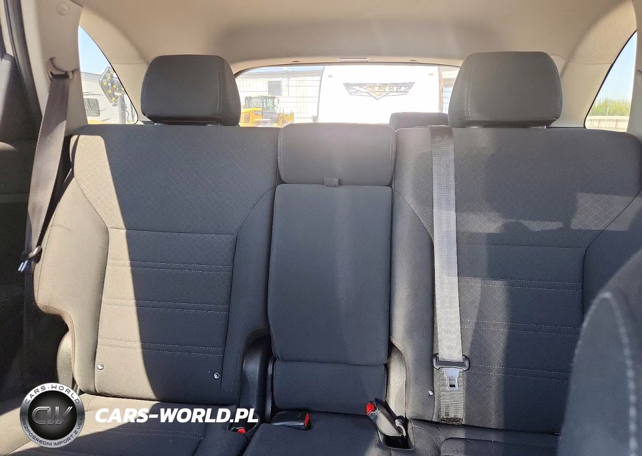 2020 Kia Sorento L VIN:5XYPG4A39LG711835 - 10