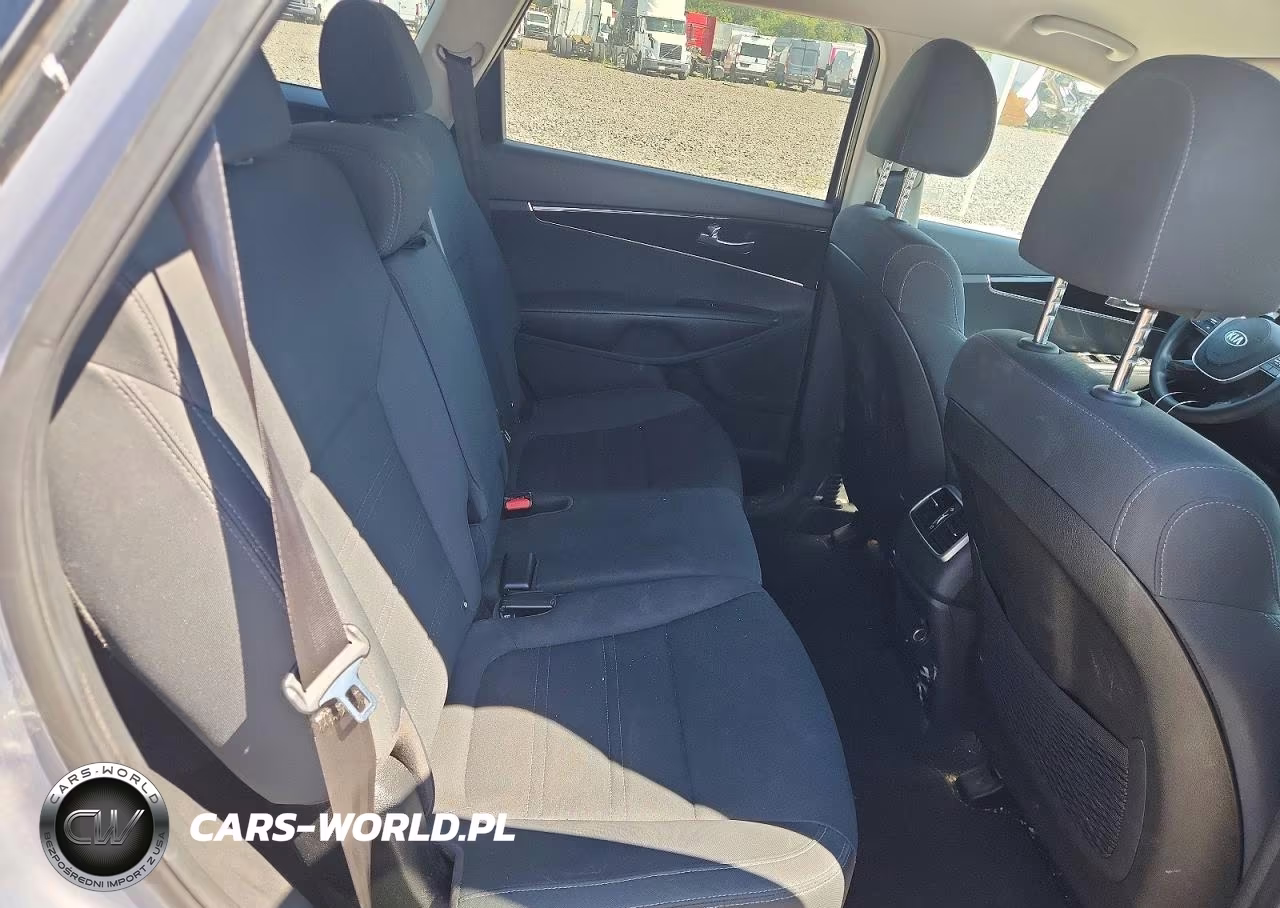 2020 Kia Sorento L VIN:5XYPG4A39LG711835 - 11