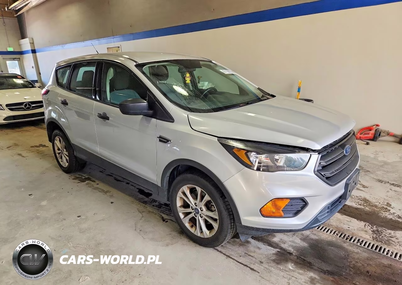 2019 Ford Escape S VIN:1FMCU0F75KUC47026 - 4
