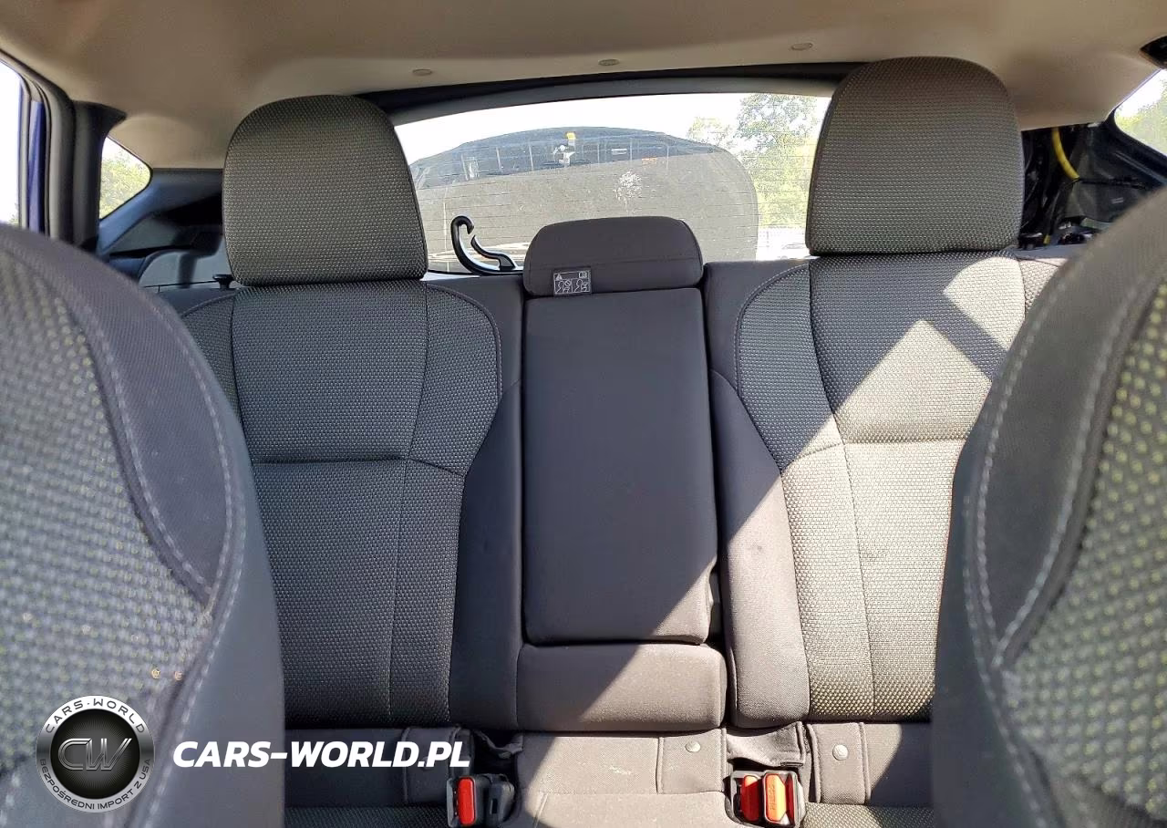 2024 Subaru Crosstrek Premium VIN:JF2GUADCXR8385368 - 10