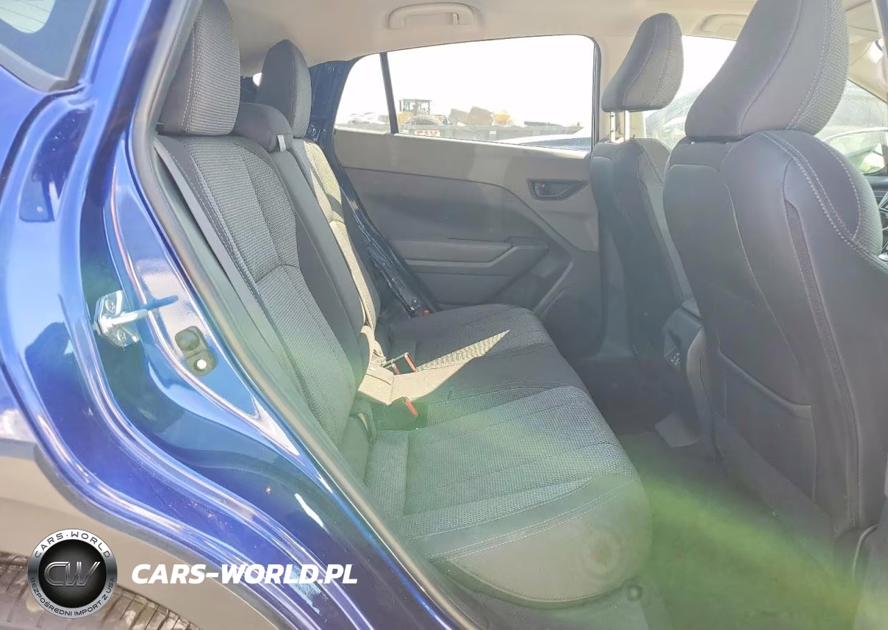 2024 Subaru Crosstrek Premium VIN:JF2GUADCXR8385368 - 11