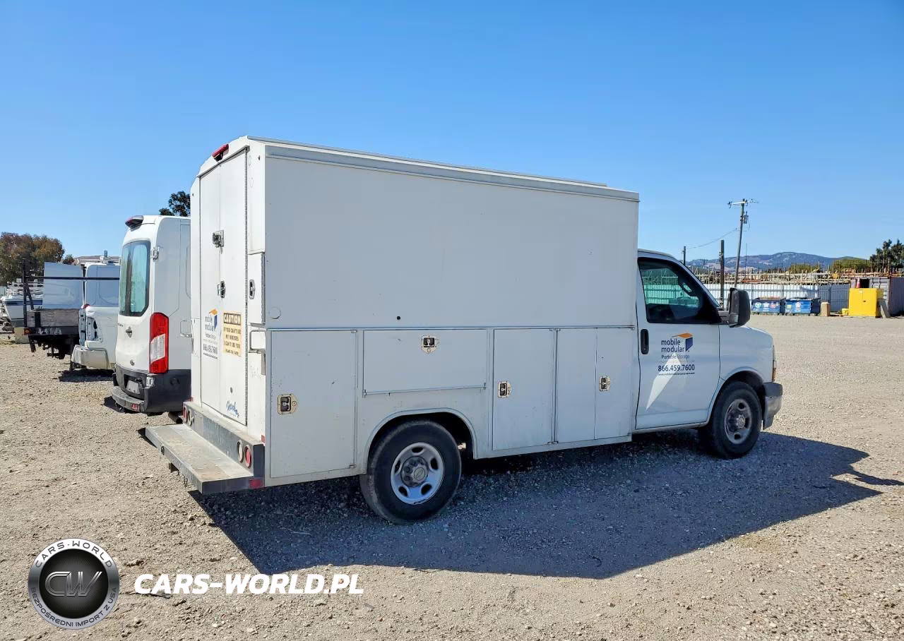 2020 Chevrolet Express 35 VIN:1GB0GRFG3L1261470 - 3
