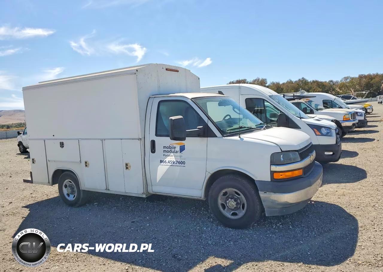 2020 Chevrolet Express 35 VIN:1GB0GRFG3L1261470 - 4