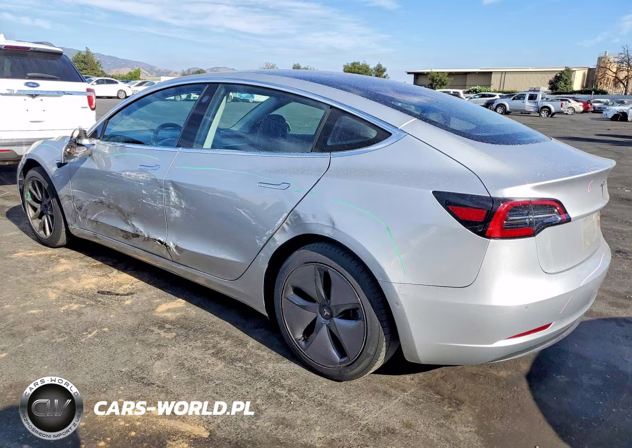 2018 Tesla Model 3 VIN:5YJ3E1EA2JF058801 - 2