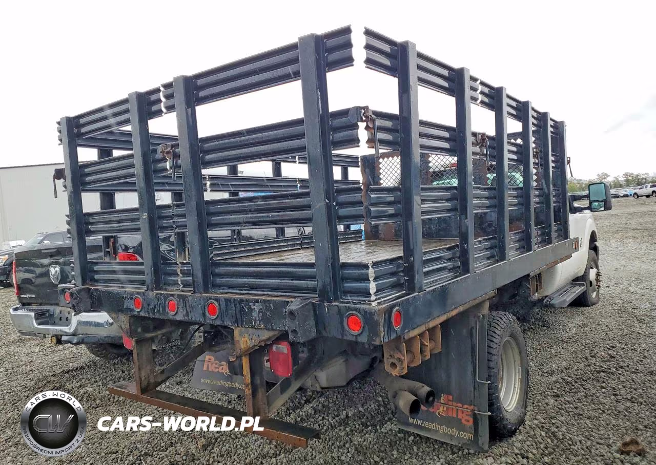 2015 Ford F350 Super Duty VIN:1FDRF3HT8FED11608 - 3