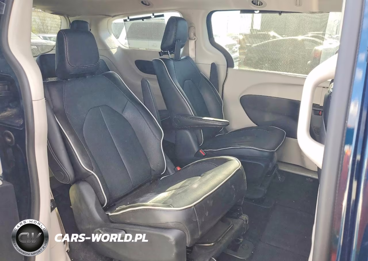 2023 Chrysler Pacifica Hybrid Limited VIN:2C4RC1S73PR630979 - 11