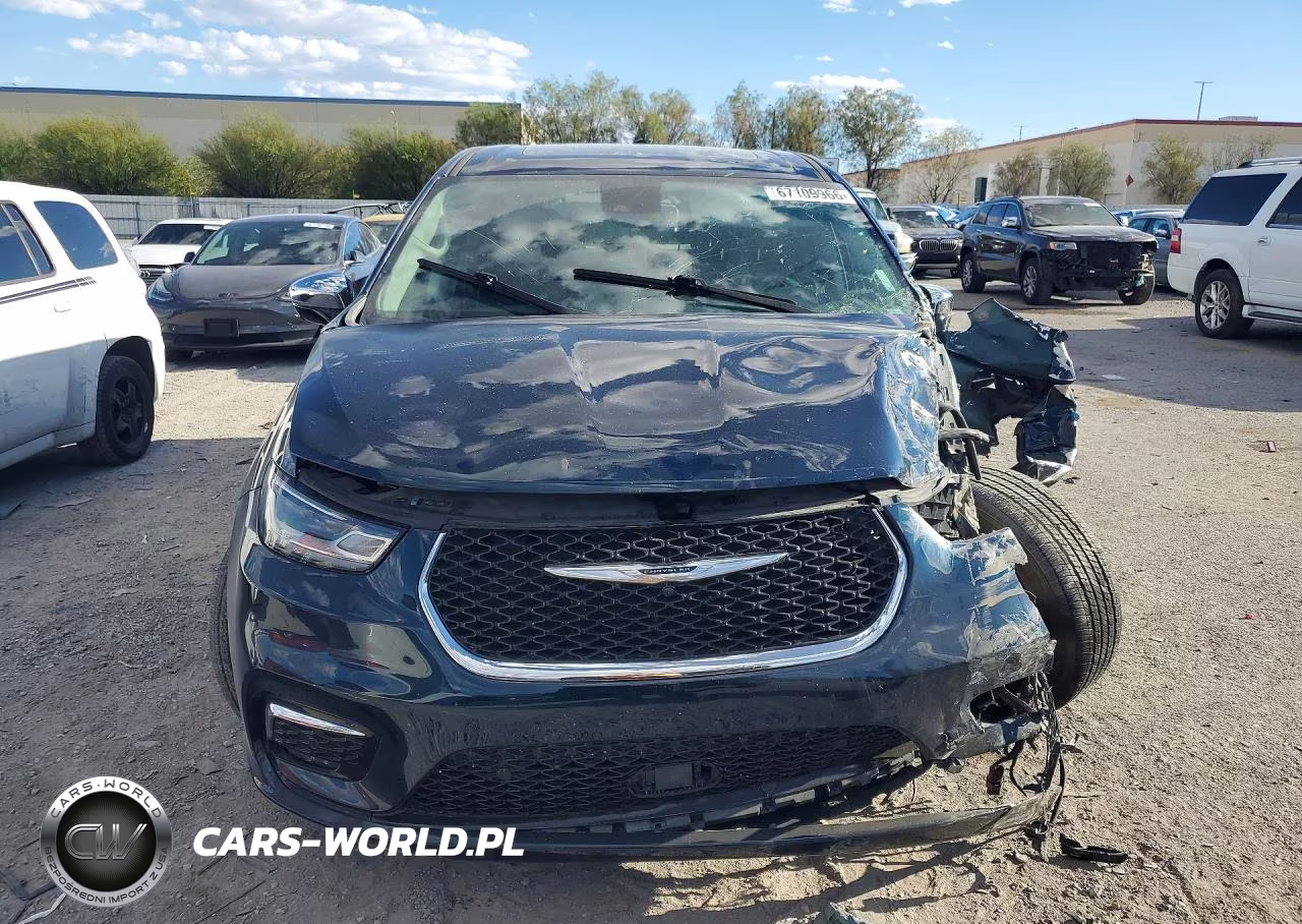 2023 Chrysler Pacifica Hybrid Limited VIN:2C4RC1S73PR630979 - 5