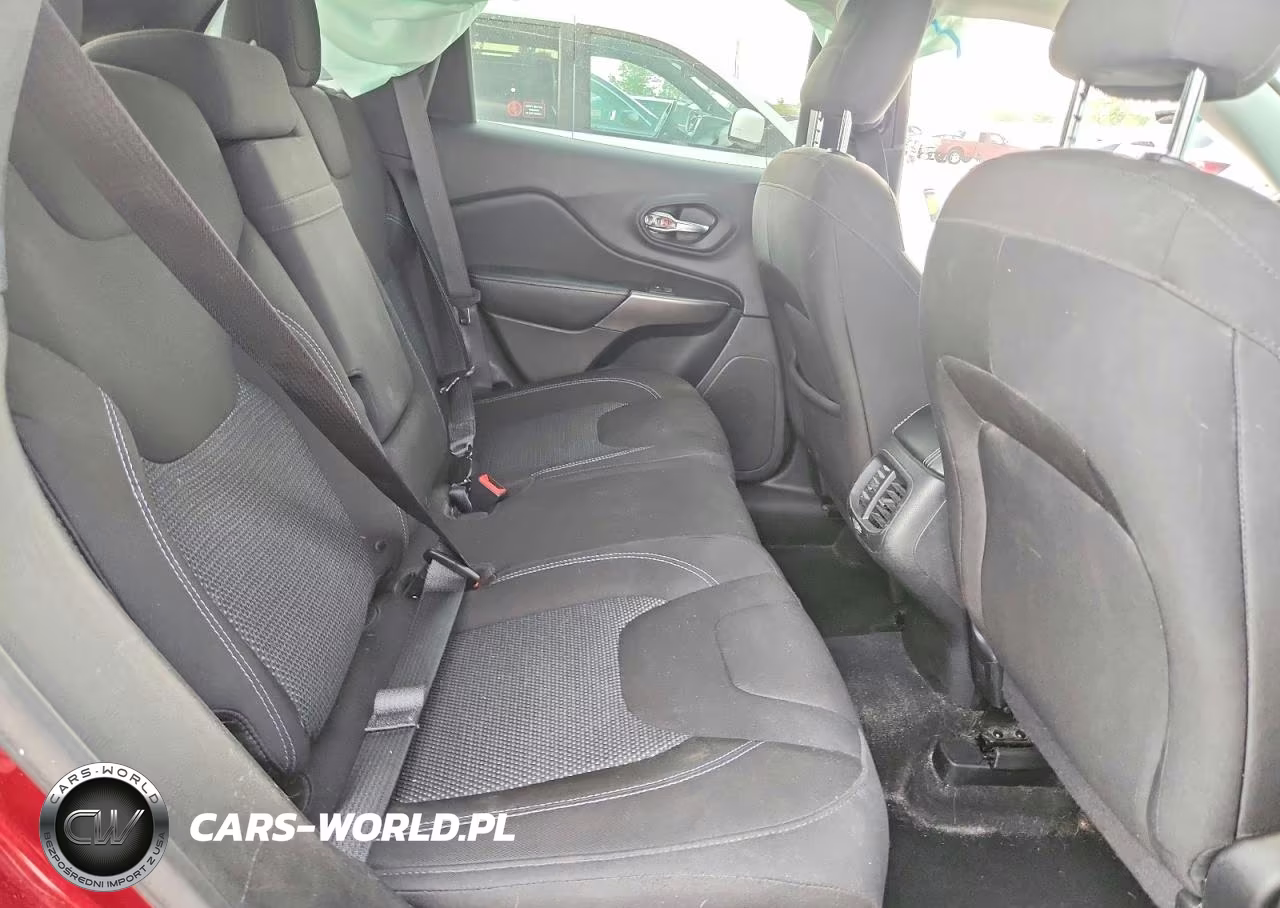 2019 Jeep Cherokee Latitude VIN:1C4PJLCB6KD370021 - 11