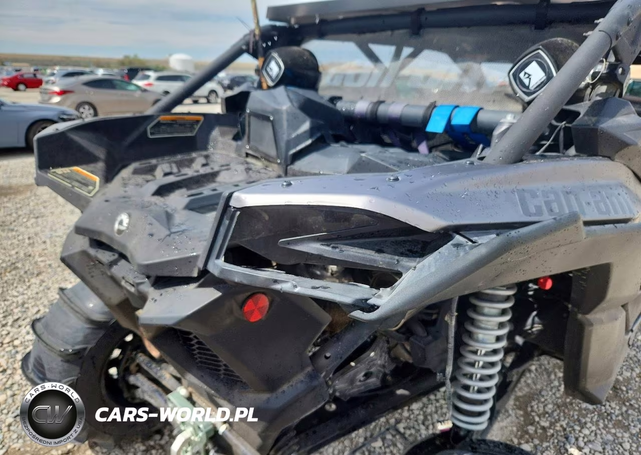 2018 Can-Am Maverick X3 Utility Vehicle VIN:3JBVEAW46JK000508 - 10