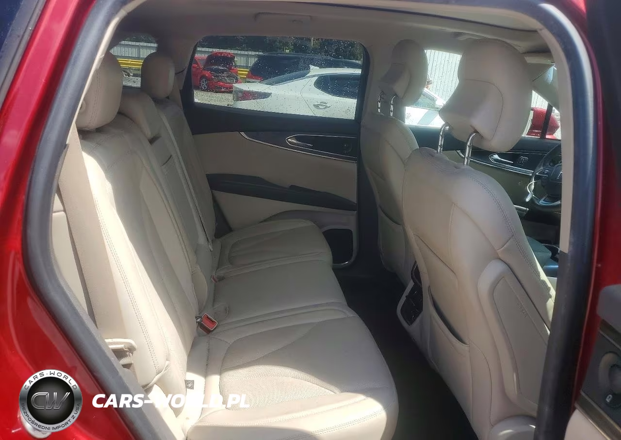 2019 Lincoln Nautilus Reserve VIN:2LMPJ6L96KBL45639 - 10
