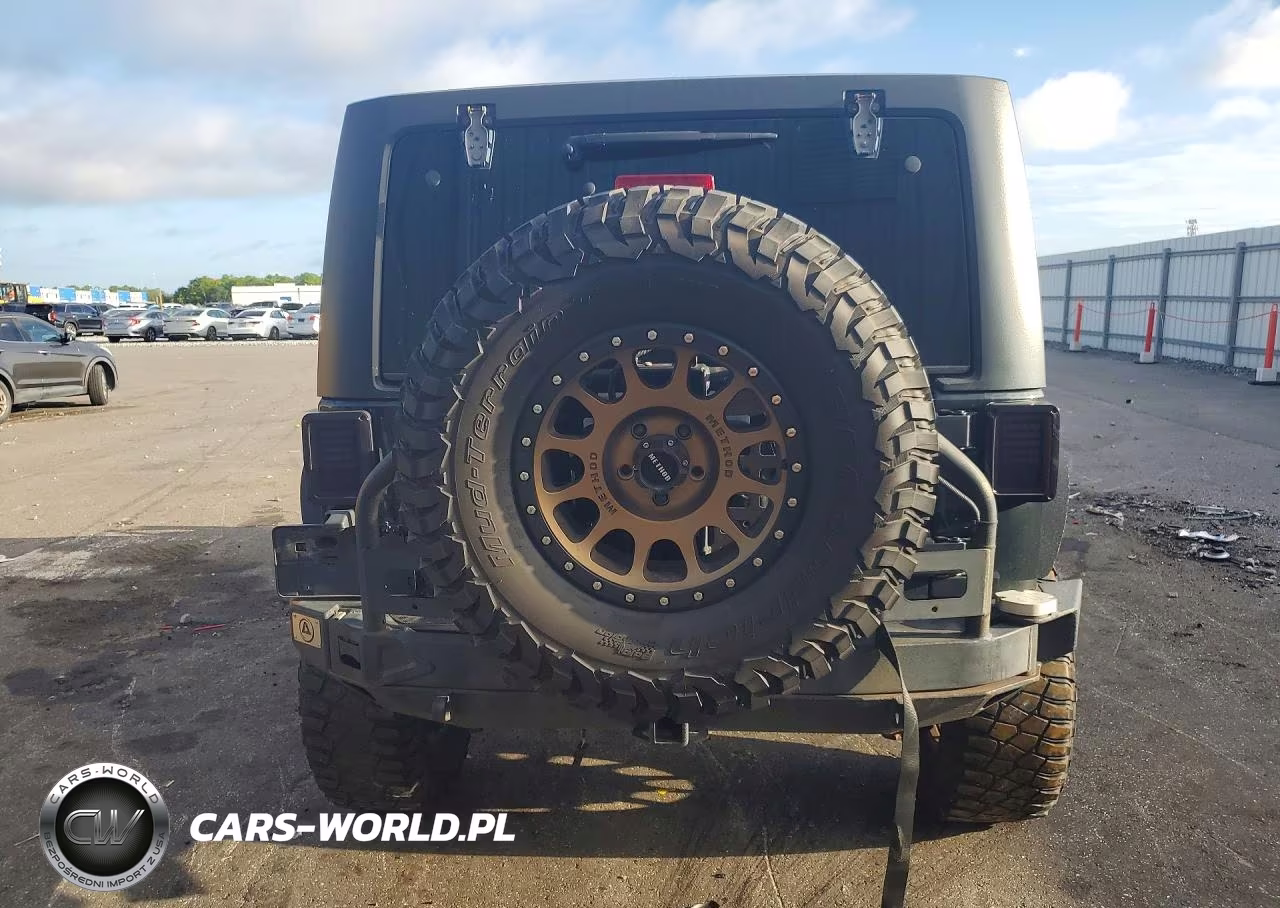 2012 Jeep Wrangler Unlimited Sport VIN:1C4HJWDGXCL182223 - 6