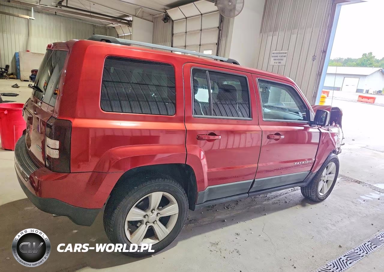 2011 Jeep Patriot Latitude VIN:1J4NF4GB8BD149636 - 3