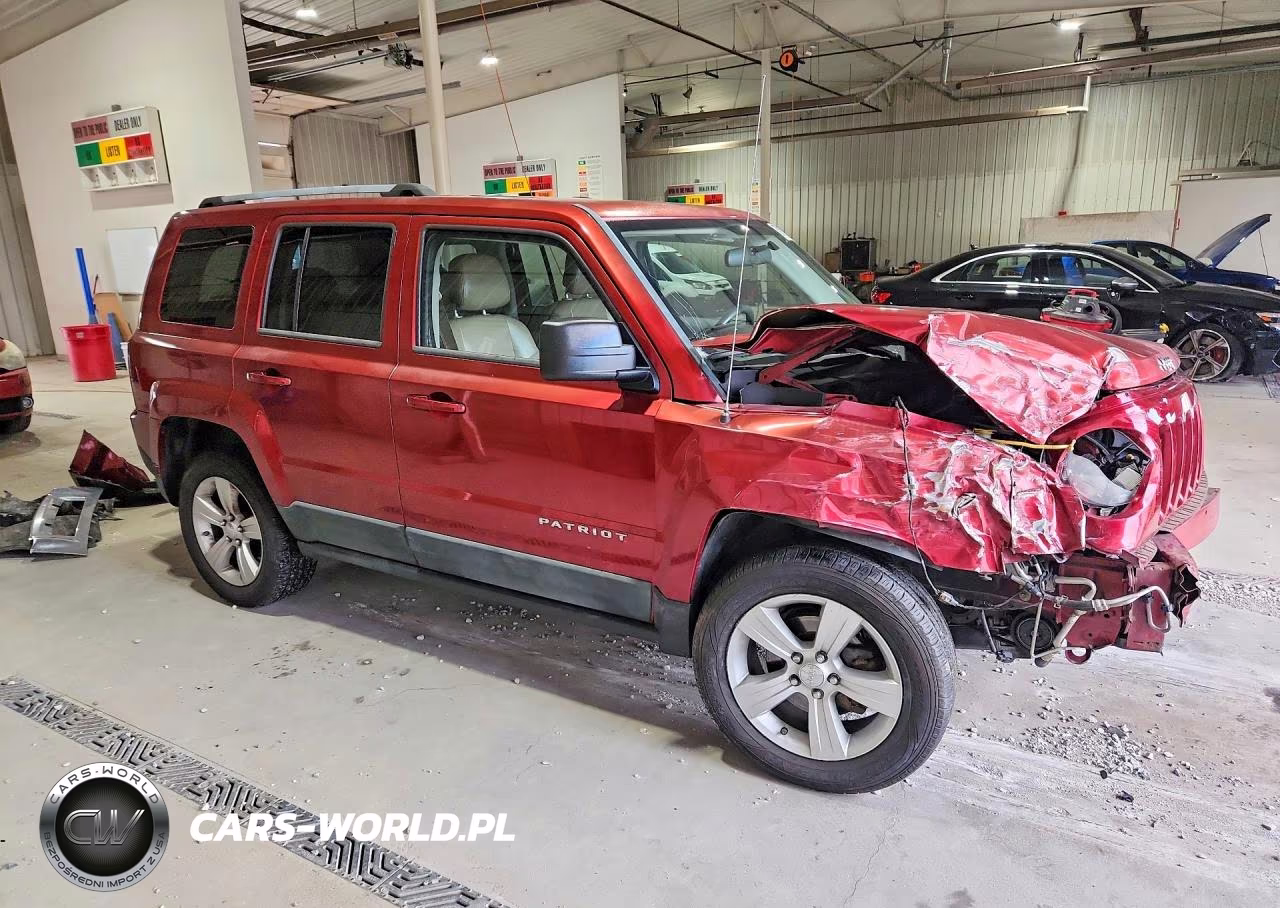2011 Jeep Patriot Latitude VIN:1J4NF4GB8BD149636 - 4