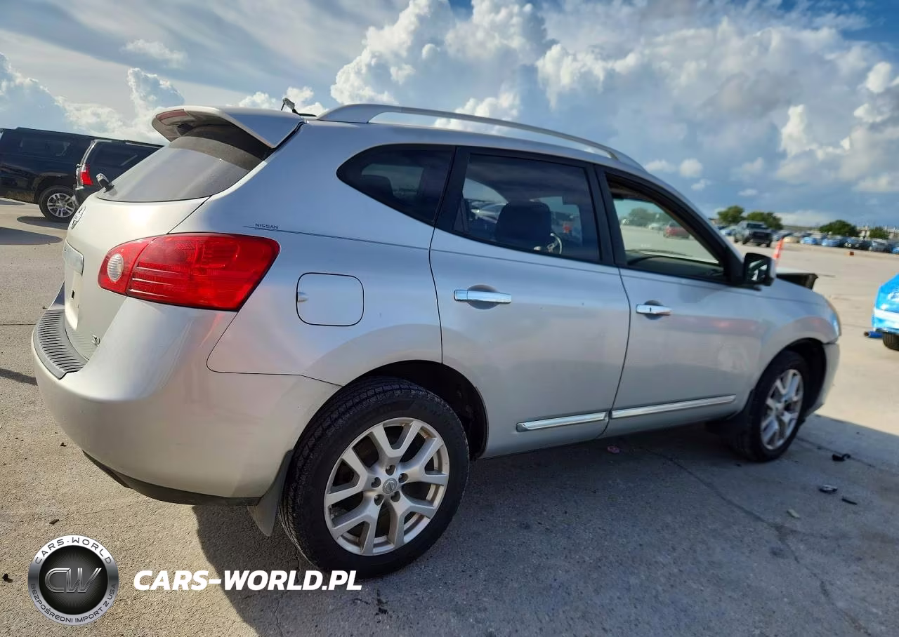 2013 Nissan Rogue S VIN:JN8AS5MTXDW532007 - 3