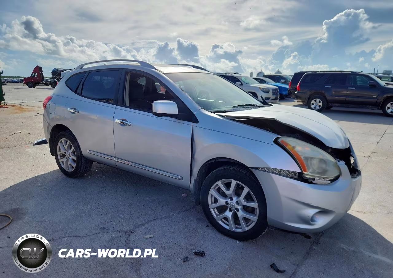 2013 Nissan Rogue S VIN:JN8AS5MTXDW532007 - 4