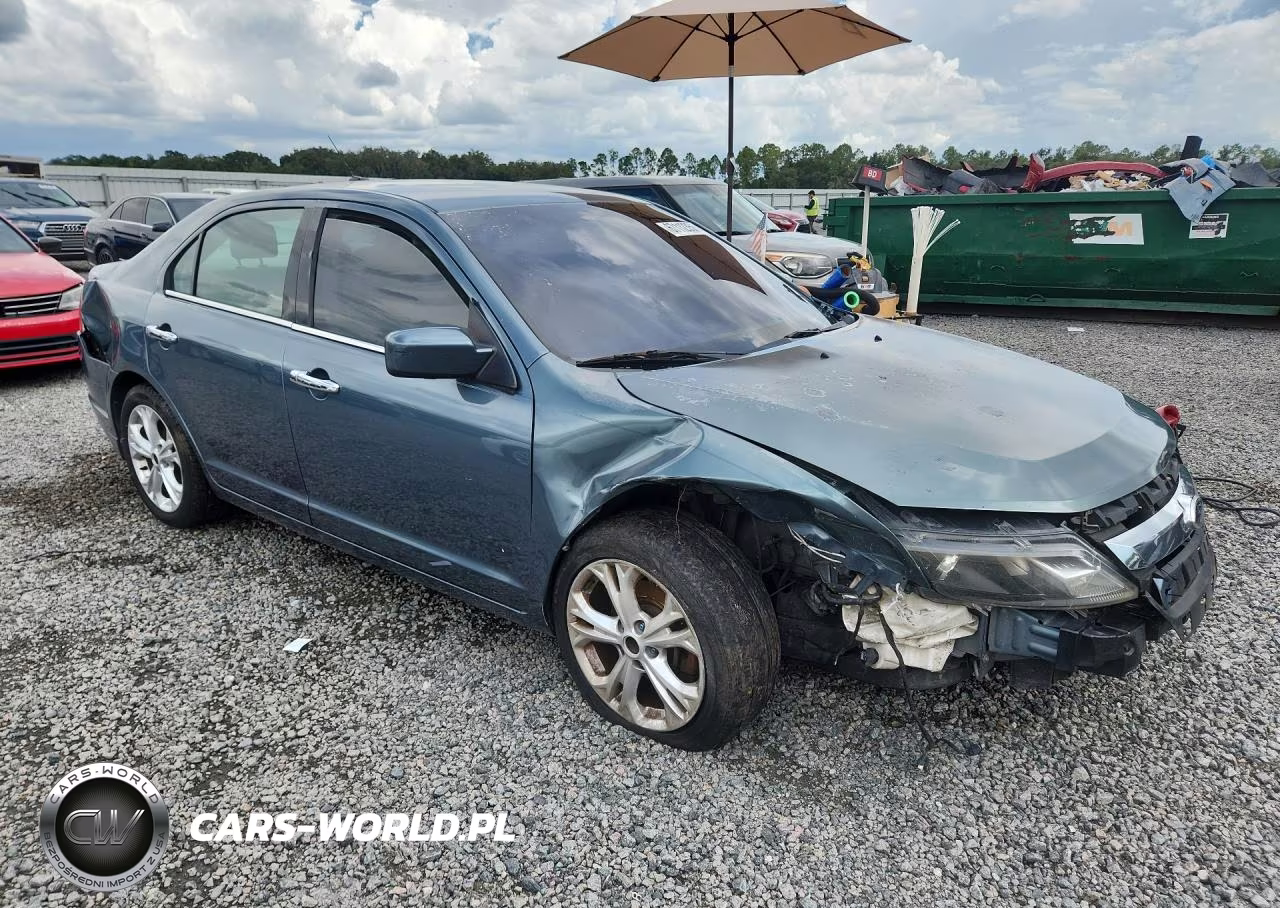2012 Ford Fusion Se VIN:3FAHP0HA9CR408146 - 4