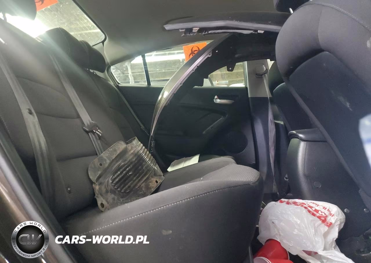 2018 Kia Forte Lx VIN:3KPFK4A70JE181813 - 10