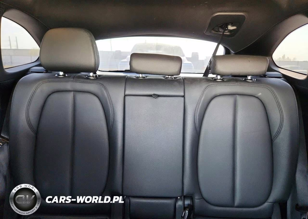 2018 BMW X1 Sdrive28I VIN:WBXHU7C35J3H44043 - 10
