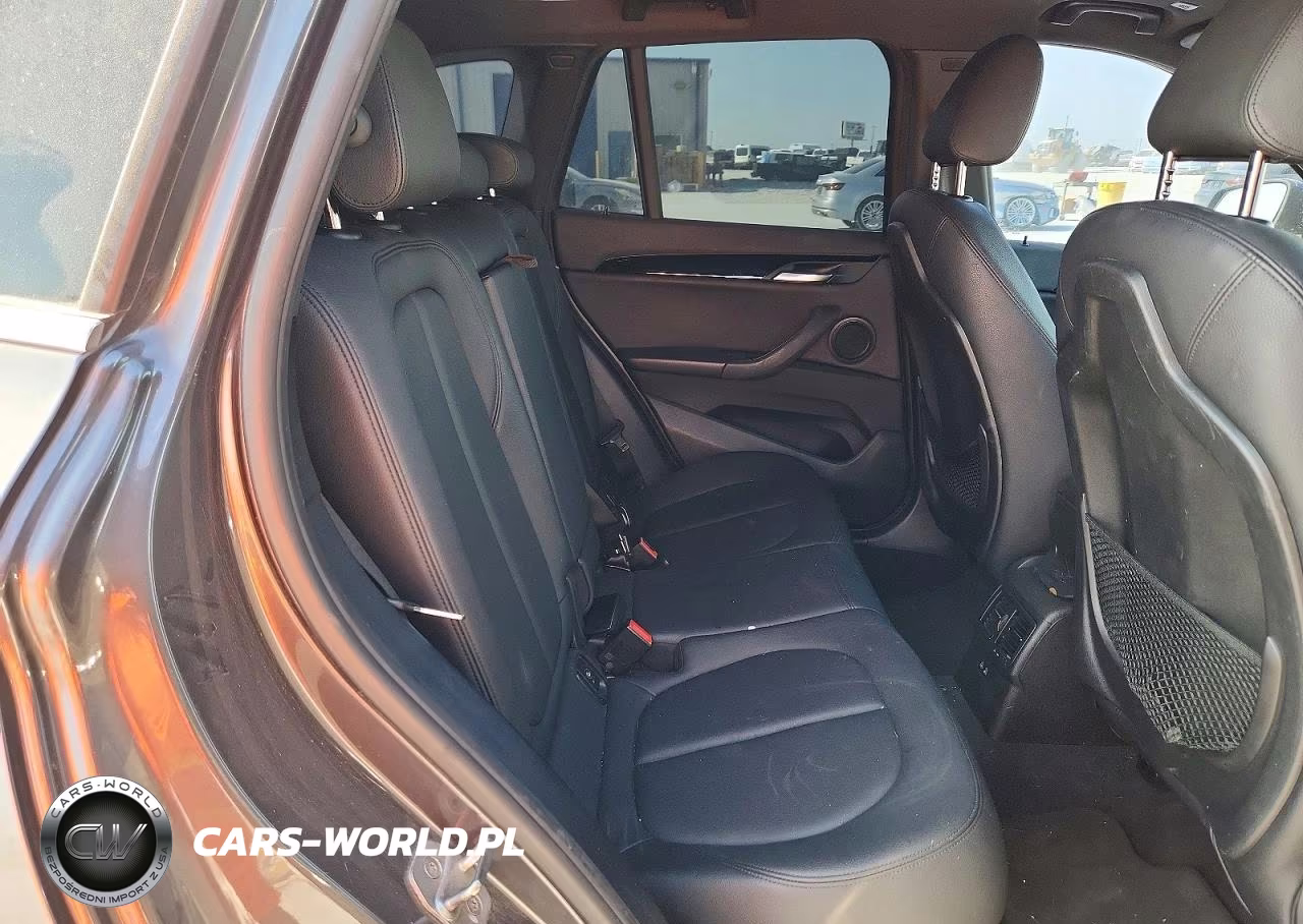 2018 BMW X1 Sdrive28I VIN:WBXHU7C35J3H44043 - 11