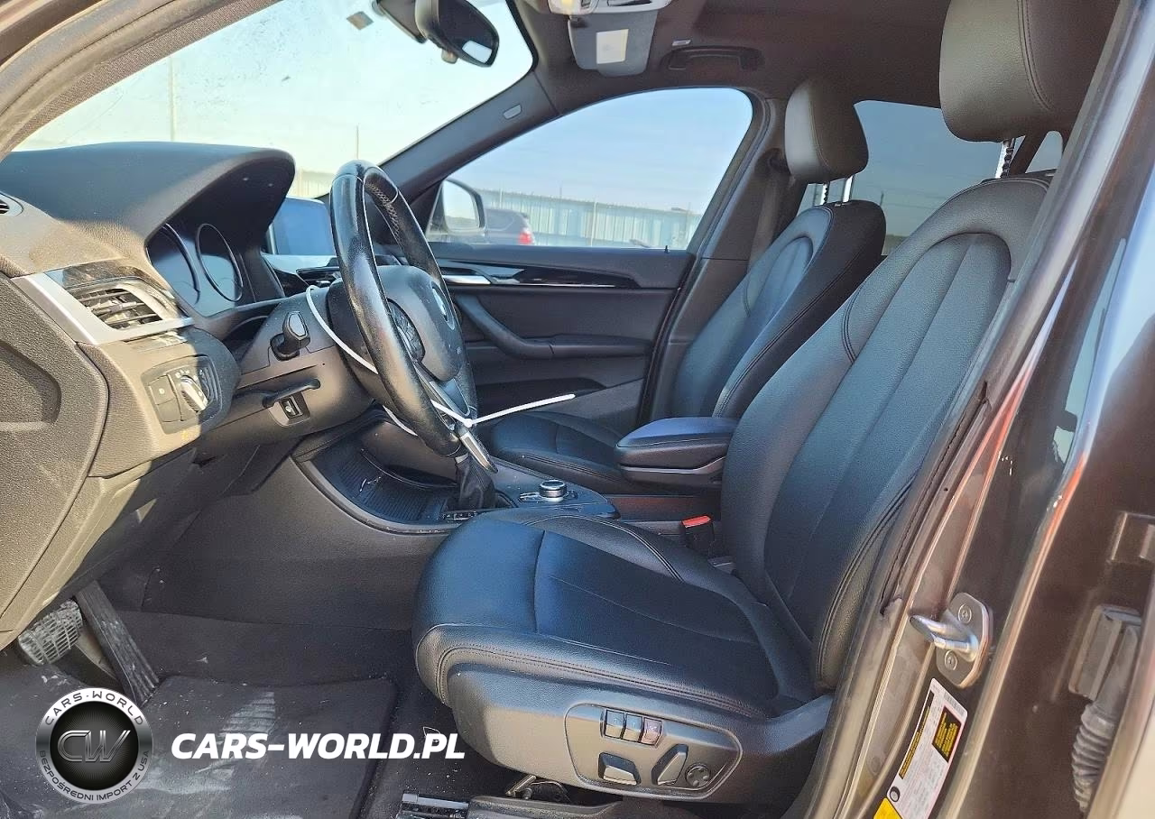 2018 BMW X1 Sdrive28I VIN:WBXHU7C35J3H44043 - 7