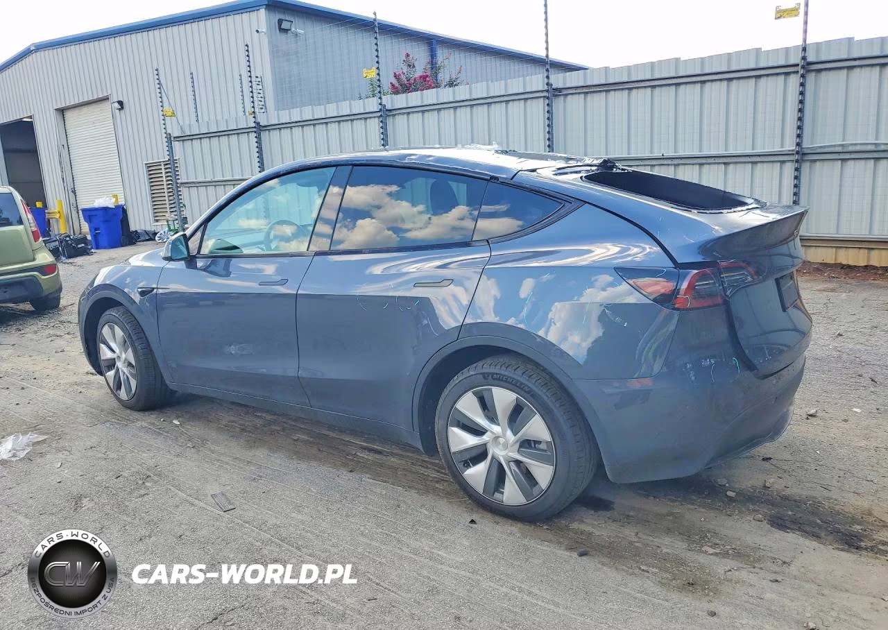 2023 Tesla Model Y VIN:7SAYGDEE7PA211332 - 2