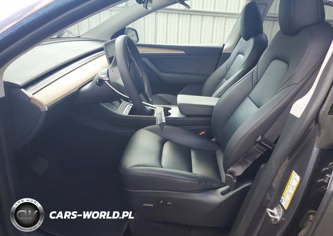 2023 Tesla Model Y VIN:7SAYGDEE7PA211332 - 7