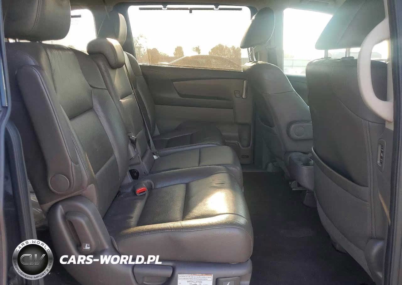 2012 Honda Odyssey Touring VIN:5FNRL5H98CB071676 - 11