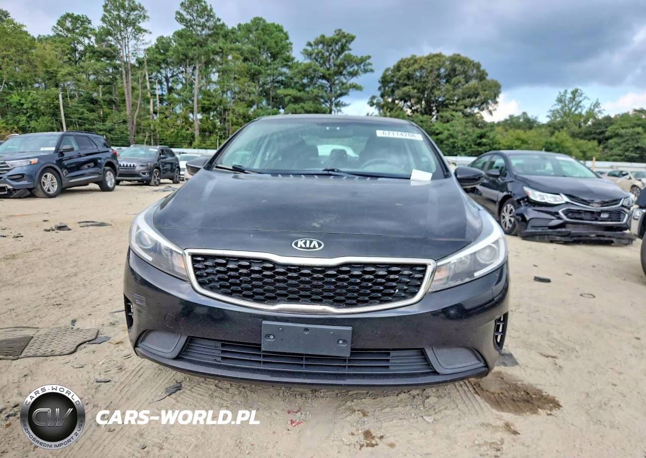 2017 Kia Forte Lx VIN:3KPFK4A76HE130357 - 5