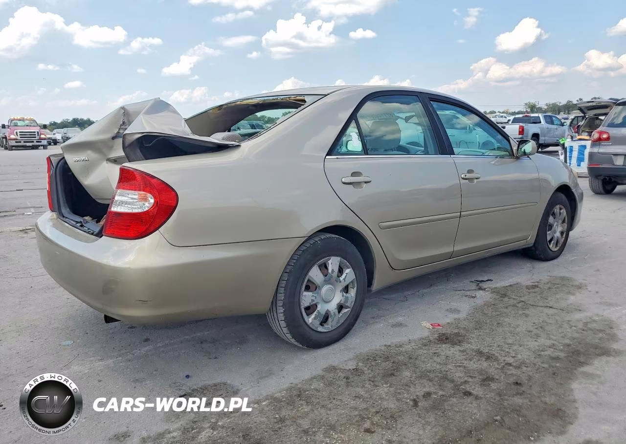 2002 Toyota Camry Le VIN:4T1BE32K33U214323 - 3