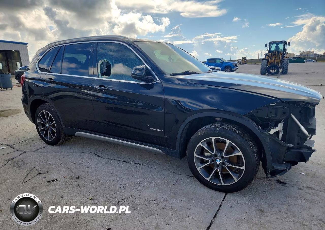 2018 BMW X5 xDrive35I VIN:5UXKR0C57J0Y04060 - 4