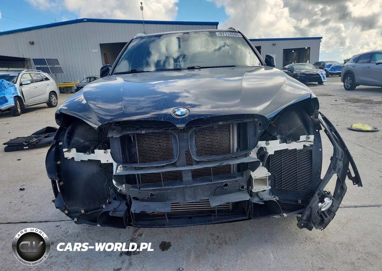 2018 BMW X5 xDrive35I VIN:5UXKR0C57J0Y04060 - 5