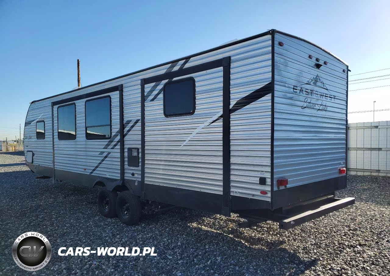 2022 Forest River East West Camper VIN:5ZT2SKWB8N9008839 - 3