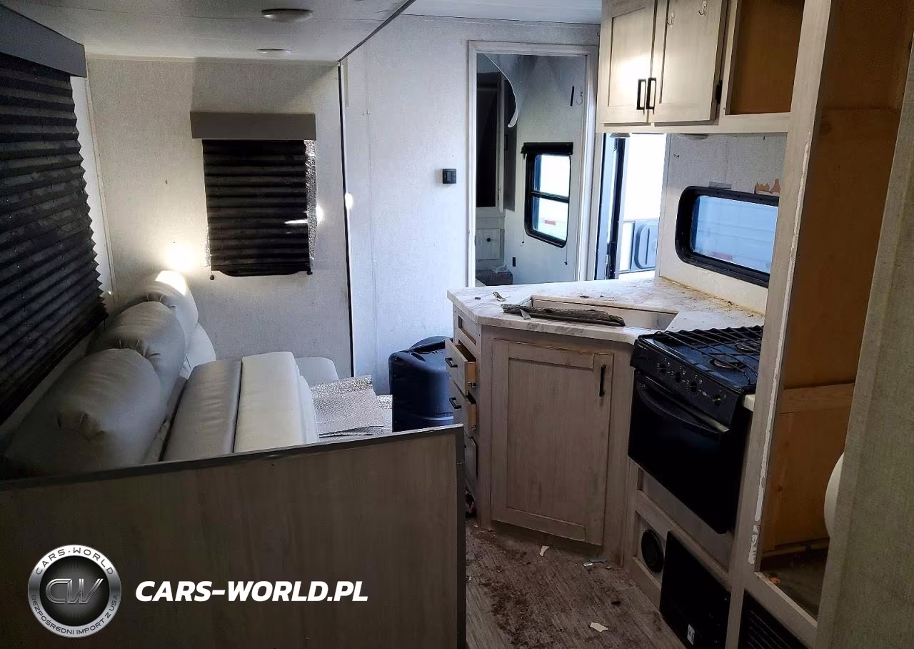 2022 Forest River East West Camper VIN:5ZT2SKWB8N9008839 - 5