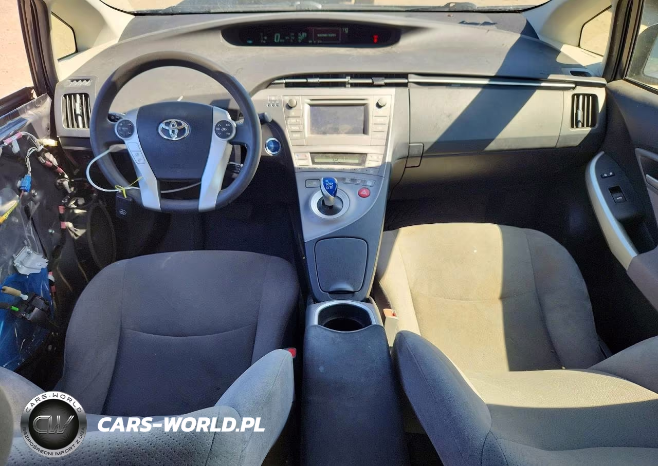 2014 Toyota Prius Two VIN:JTDKN3DU0E1764523 - 8