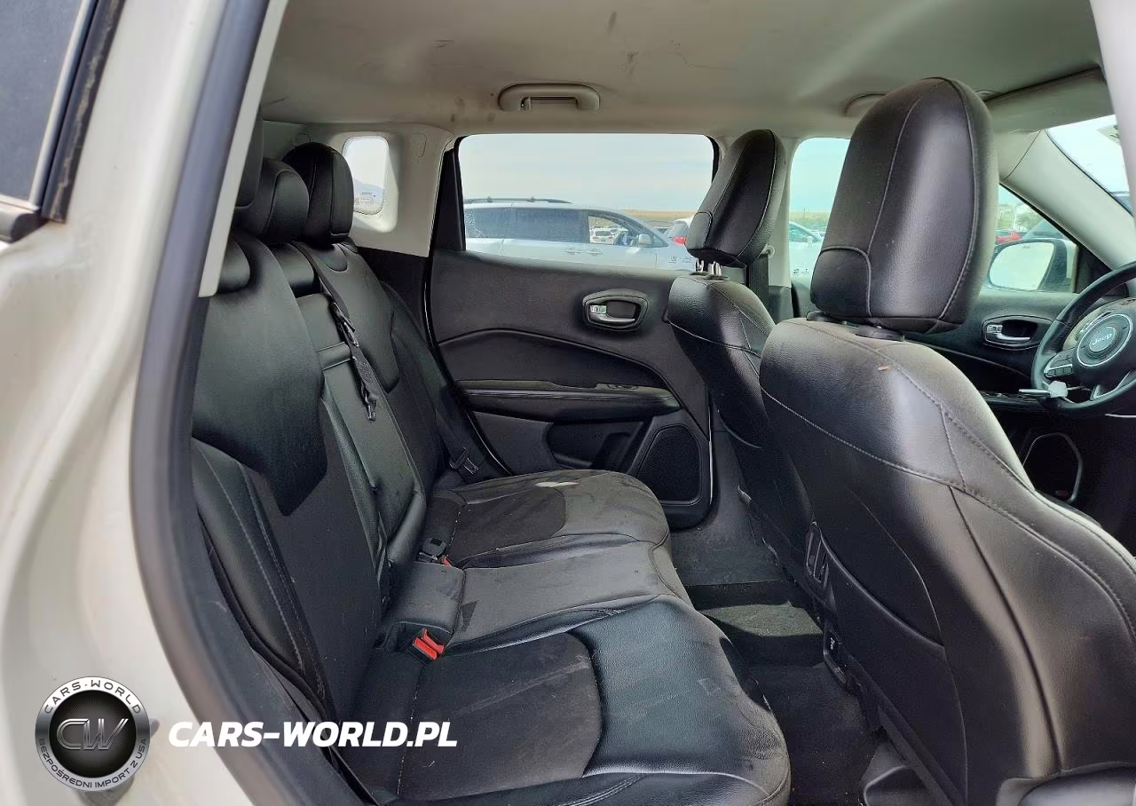 2018 Jeep Compass Latitude VIN:3C4NJDBB2JT394386 - 10