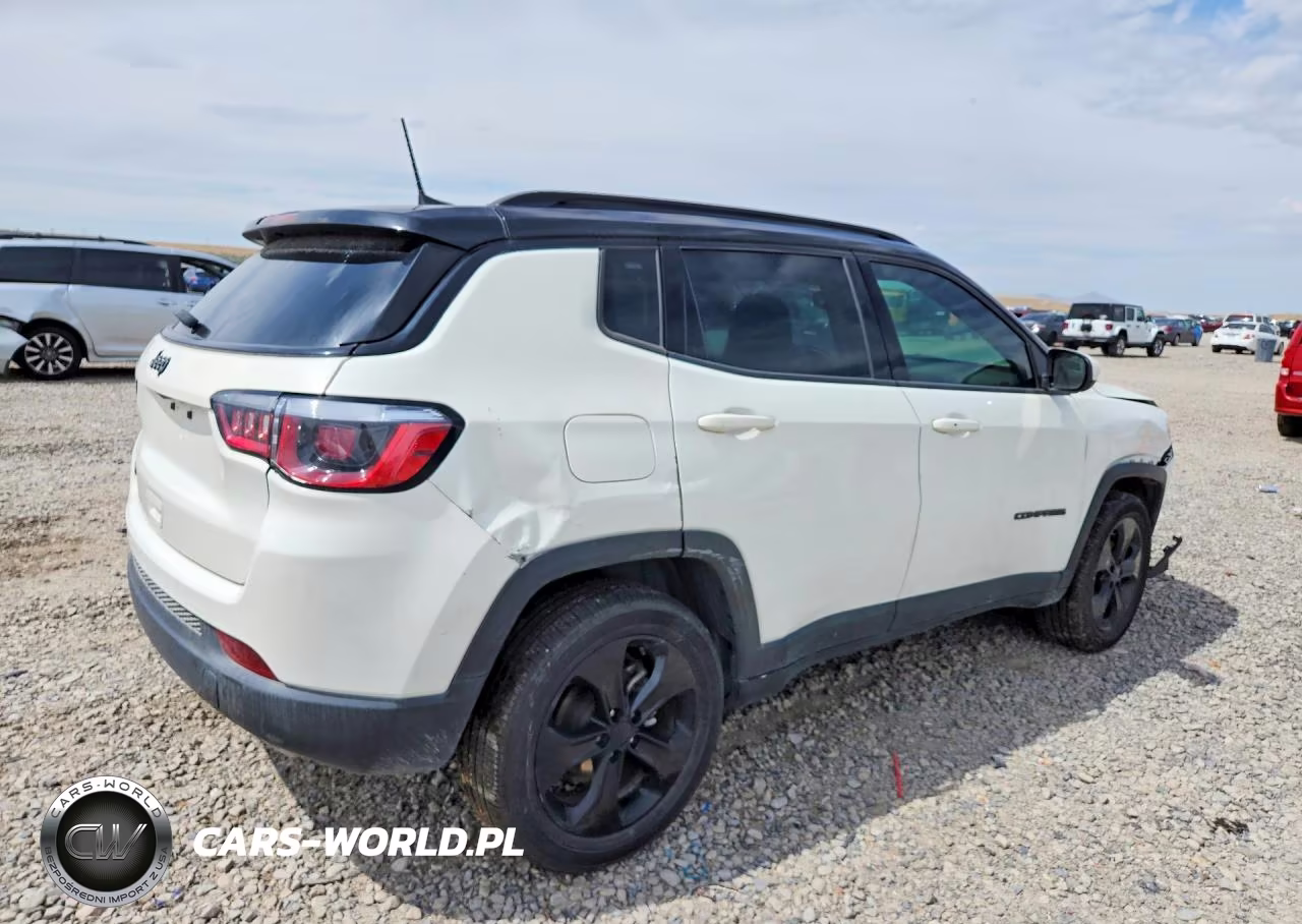 2018 Jeep Compass Latitude VIN:3C4NJDBB2JT394386 - 3