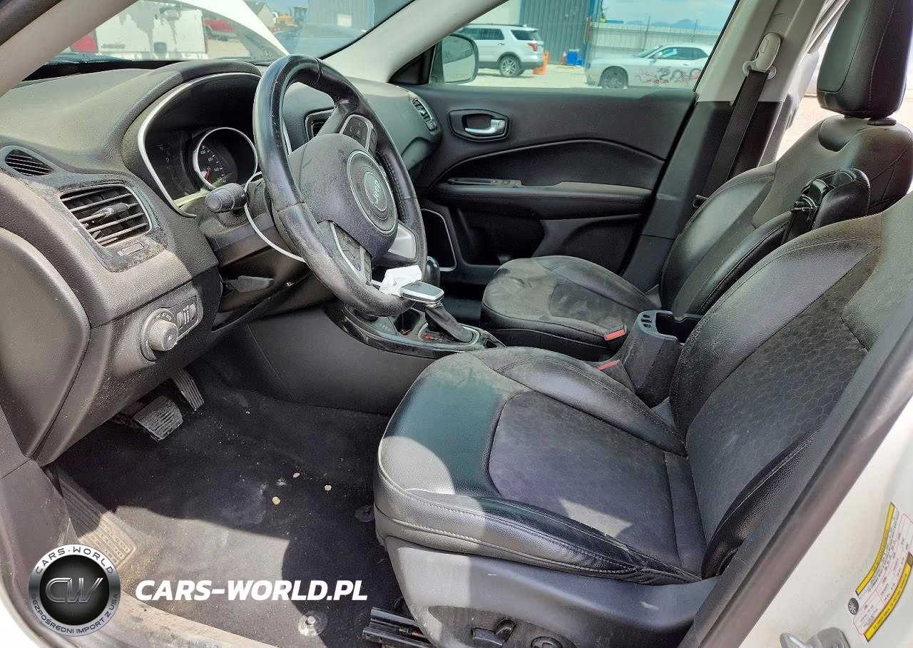 2018 Jeep Compass Latitude VIN:3C4NJDBB2JT394386 - 7
