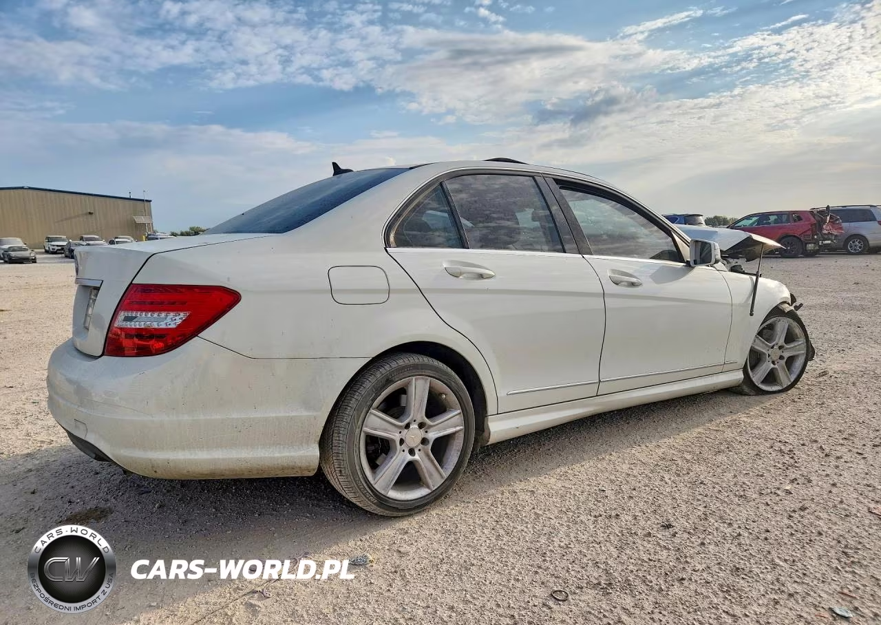 2011 Mercedes-Benz C 300 VIN:WDDGF5EB1BR178976 - 3