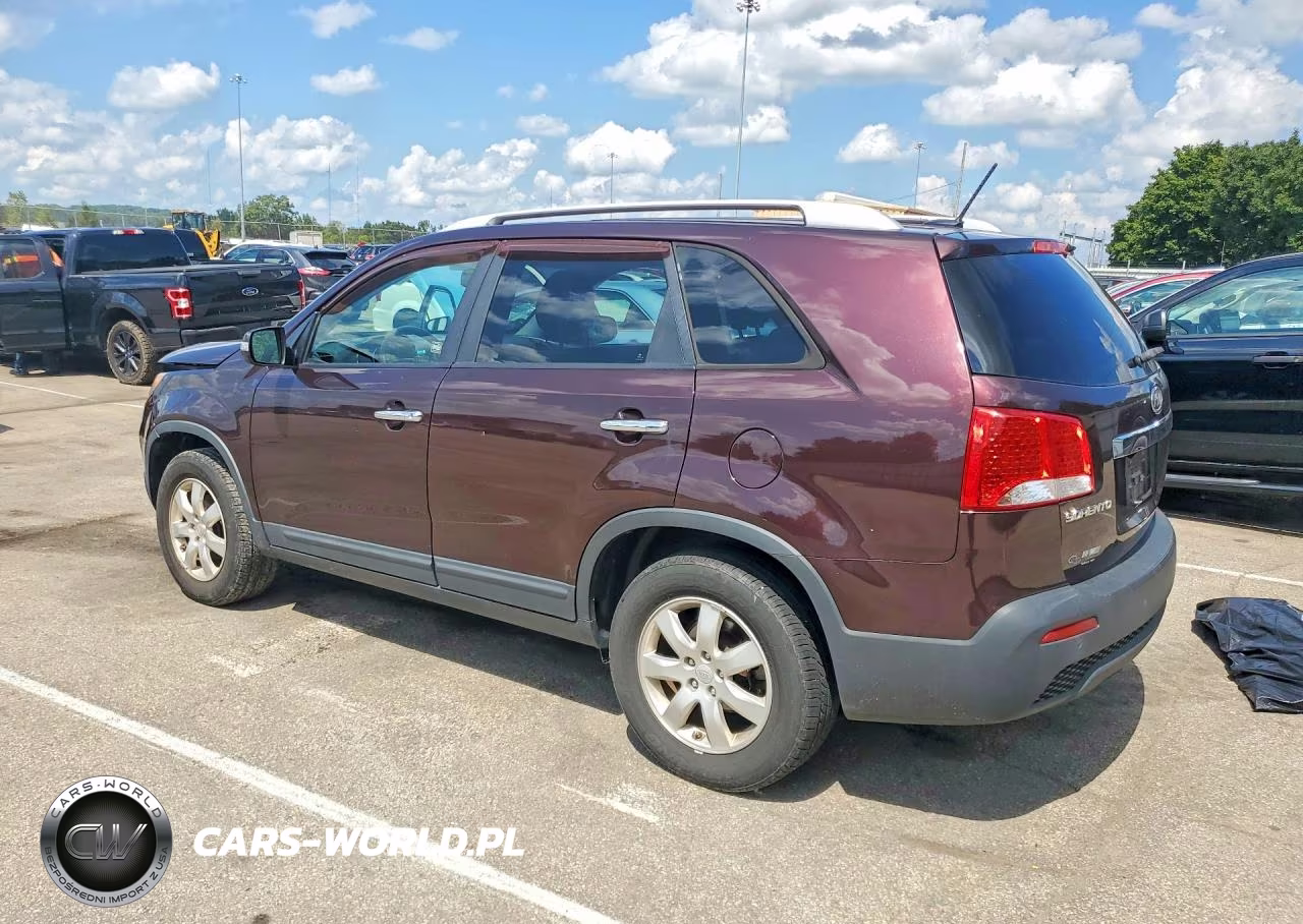 2011 Kia Sorento Lx VIN:5XYKT4A15BG151704 - 2